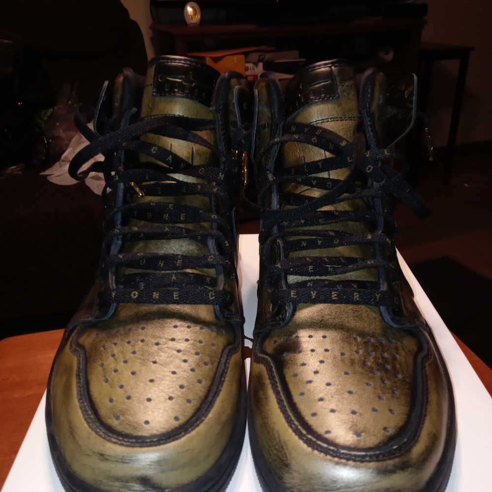 Air Jordan Retro 1 High OG Wings. Never Been Worn